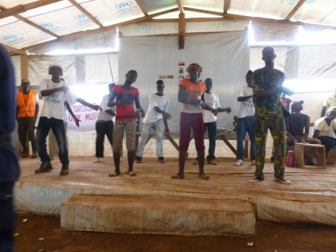 Traditional dances workshop proposed by NGO ADSSE, Mole camp, DRC © AAD - April 2015